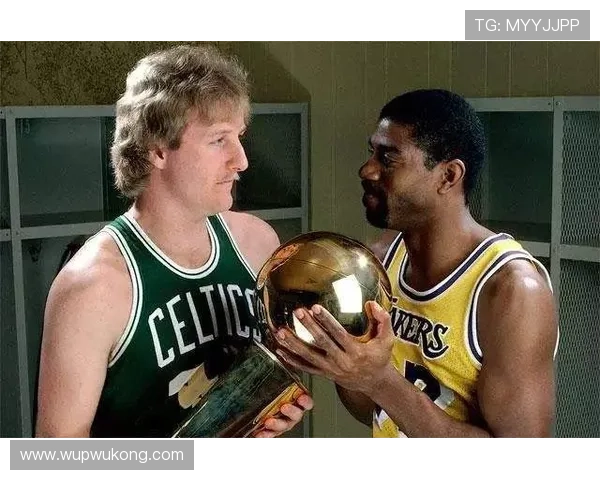 伯德无球跑动制造空位效率高于魔术师