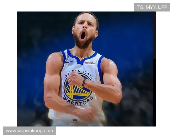 汤普森无球跑位为库里拉开空间提升挡拆效率