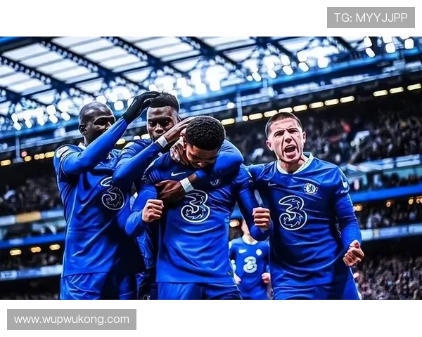 切尔西中场缺少关键连接点，组织推进受阻影响进攻流畅性